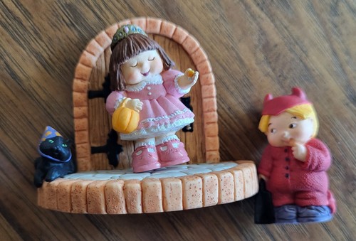 Hallmark 2006 Merry Miniatures - Bashful Visitors - Halloween - New - Picture 2 of 3