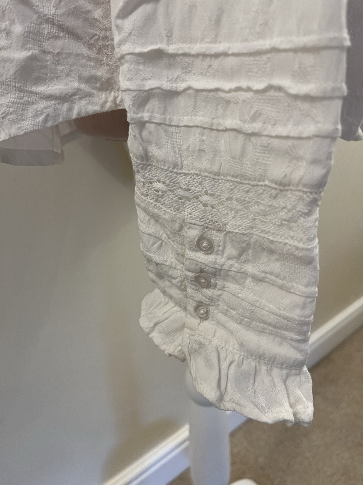 And/Or Delicate Patterned White Buttoned Blouse- … - image 4