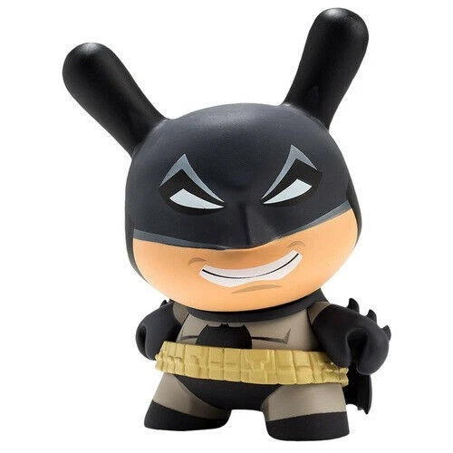 Kidrobot: DC Comics Batman The Dark Knight Dunny 13 cm Neu/OVP - Bild 2 von 3