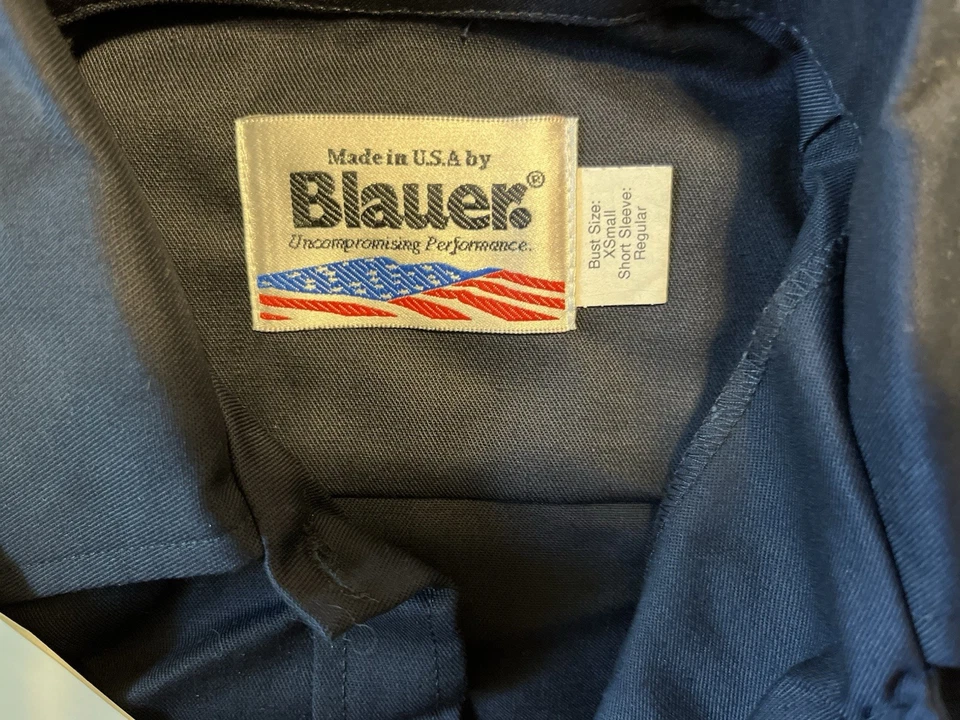 NUEVO CON ETIQUETAS Camisa Azul Policía Manga Corta Blauer Streetgear 8711W Para Mujer XS Reg Foto 3 de 4