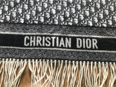 Christian Dior カシミヤ スカーフ カレ Dior Oblique Monogram Cashmere Scarf. Brand new. Never used