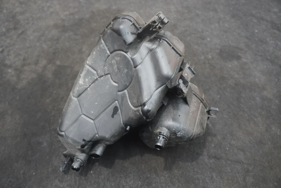 Coolant Recovery Bottle Expansion Tank Reservoir 17139846642 BMW 740i G12 20-22 - Image 3 of 4