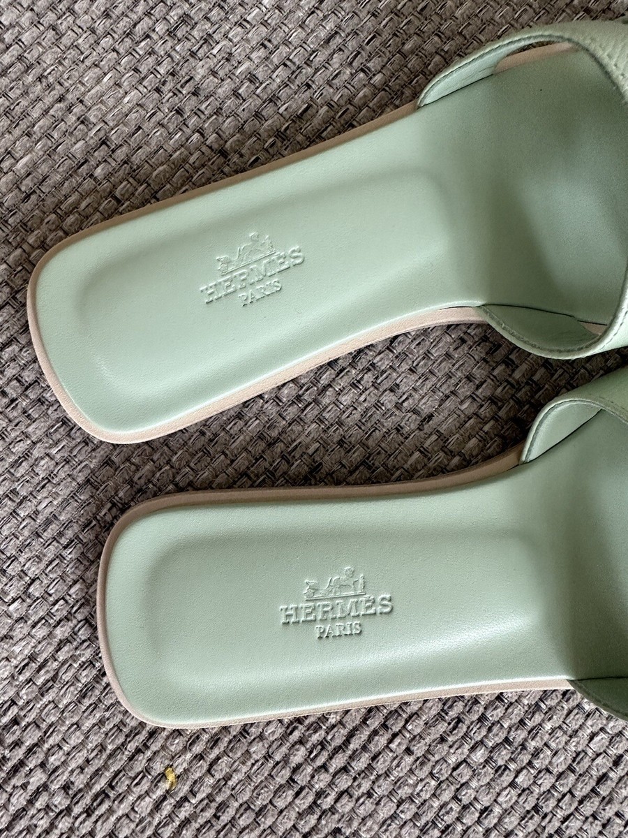 Size 38.5EU NEW Hermes Vert Jade Epsom Calfskin Oran Sandals Size 38.5EU NEW Hermes Vert Jade Epsom Calfskin Oran Sandals