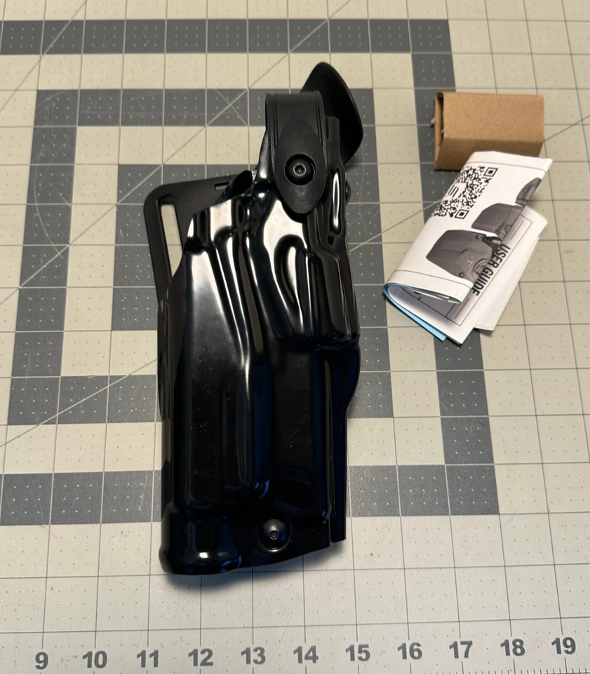 Safariland 6360 ALS/SLS Level 3 Gloss RH Duty Holster: S&W M&P 9/40/45 + LIGHT - Image 3 of 4