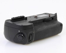 NIKON MB-D11 MULTI-POWER BATTERY GRIP PACK FOR NIKON D7000, IN ORIGINAL BOX