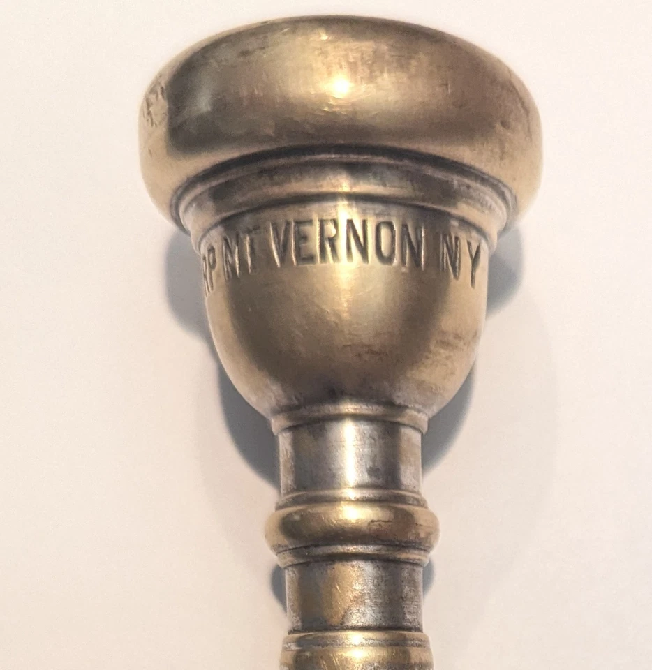 Boquilla trompeta vintage años 60 Bach Mt Vernon 8C 3-7/16"L latón plata metal Foto 2 de 4