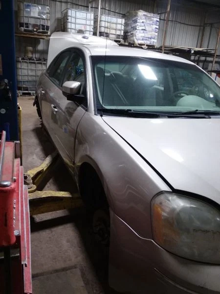 Guardabarros izquierdo conductor compatible con 05-07 QUINIENTOS 1968811 Foto 4 de 4