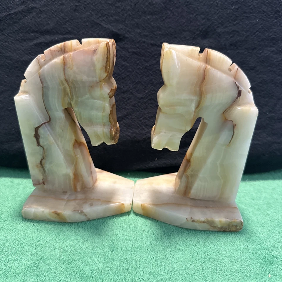 Vintage Carved Onyx Stone Marble Pair Of Horse Head Knight Bookends - image 3 of 4