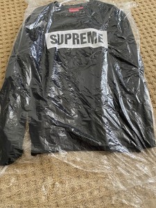 sueter marca supreme usada