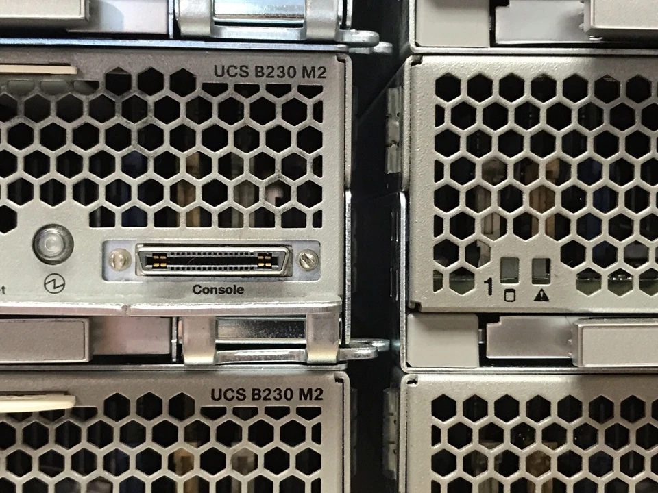 Cisco B230 M2 512GB ECC RAM Dual Intel Xeon E7-2870 10 Core Blade Server 2x Tray - Image 2 of 2