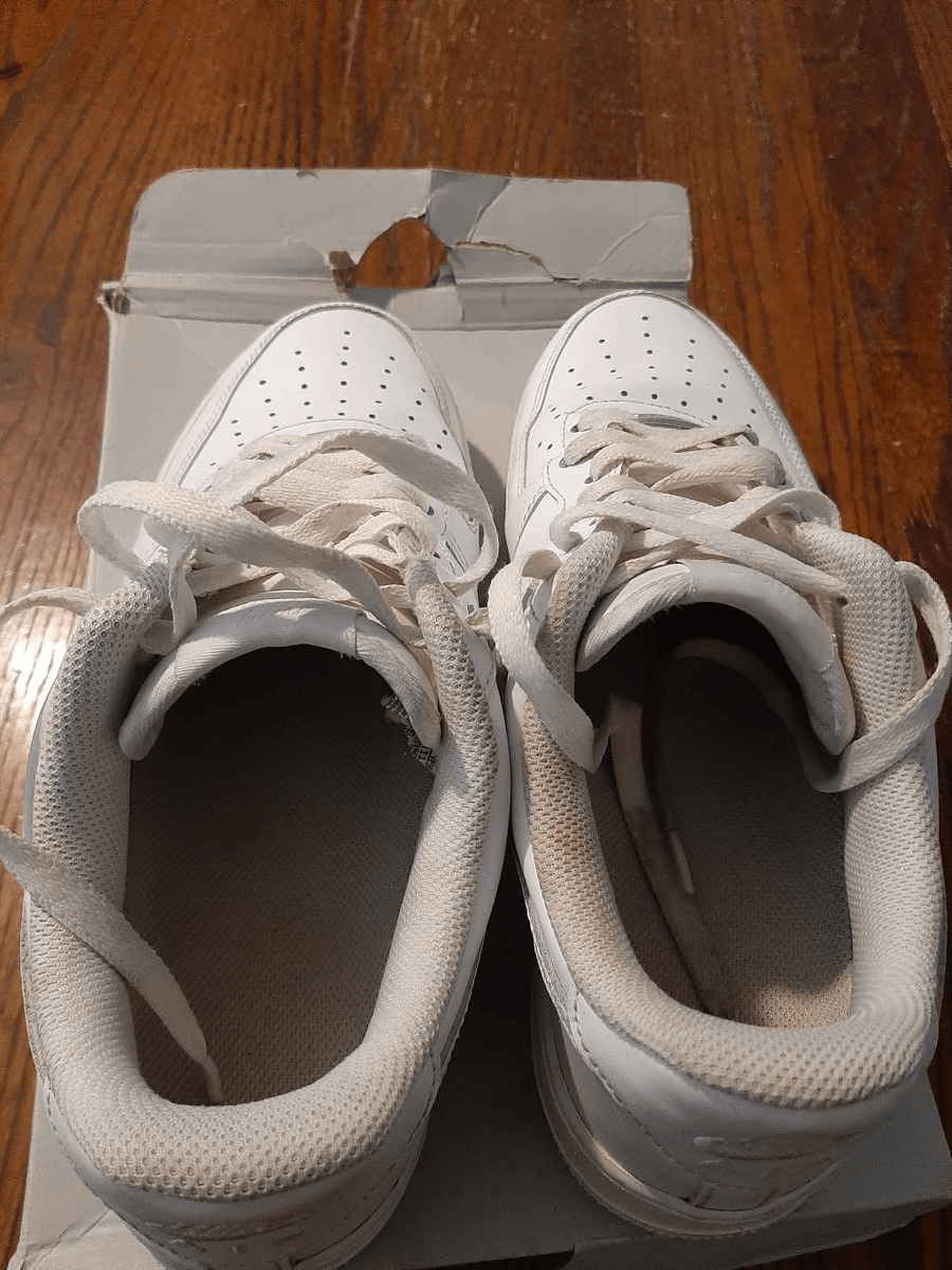 9.5 Nike Air Force 1 