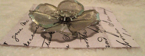 Vintage ~ Große Silbernetz Bildschirm Blume Brosche ~ Strass Mitte ~ 1960er - Bild 6 von 10