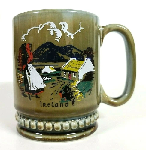 Vintage WADE Irish Porcelain Ireland COUNTRYSIDE GIRL Coffee Mug (4 1/8" Tall)