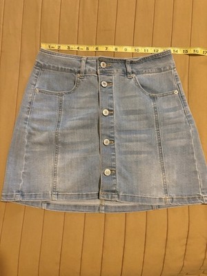 Women's Love Tree Denim Light Wash, Front Button Mini Skirt, Size medium