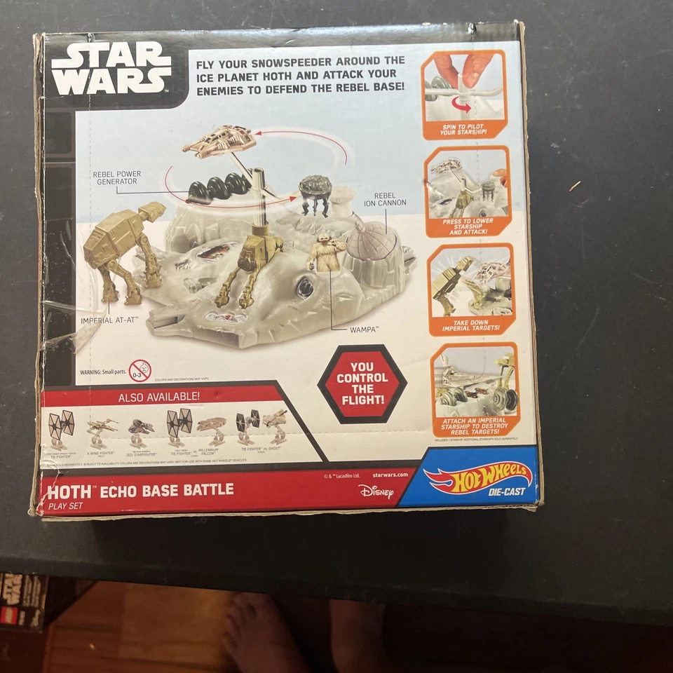 Star Wars Hot Wheels Diecast Hoth Echo Base Battle Set Luke's Snowspeeder - Image 4 of 4