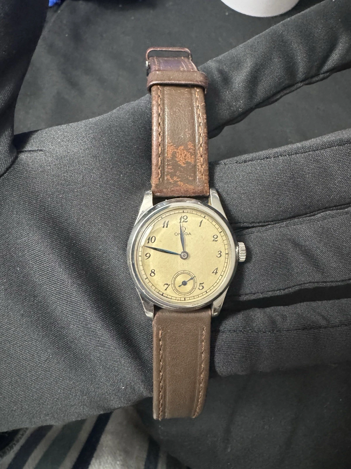 Omega — Vintage Military Style Omega Hand-Winding Men’s Watch Cal 26.5 SOB T2 1940’s