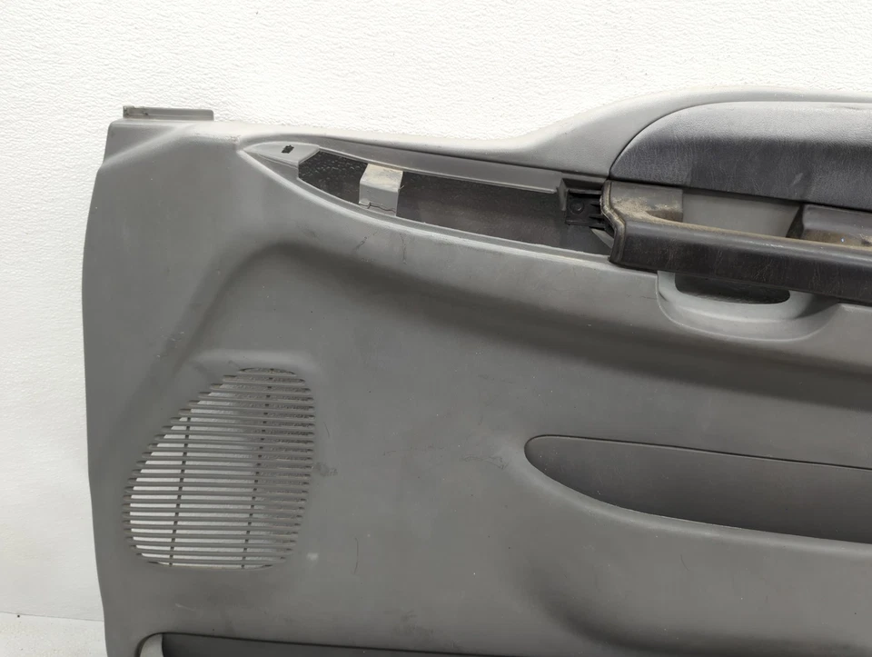 Отделка внутренней дверной панели переднего правого пассажира 2005 Ford F-250 Super Duty CQFES - Изображение 3 из 4