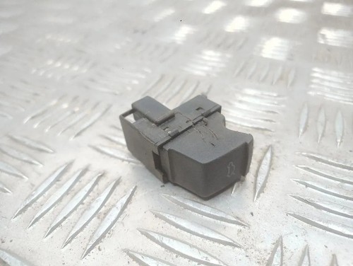 VW PASSAT Variant B5 3B6 Heckklappenöffnungstaste 1J0959831A 1.90 31341059