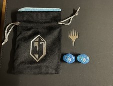 MTG Final Fantasy Exclusive Dice Pouch + 2 Blue Crystal D10 Prerelease Promo