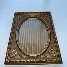  Z11- VTG Faux Wood Picture Frame With Ornate Corner Details Tabletop