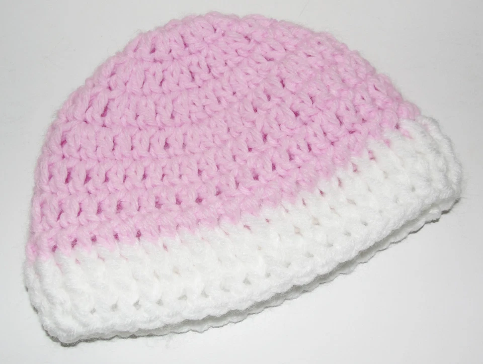 Nueva Manta Bebé Hecha a Mano Ganchillo Blanco y Rosa Pastel Multiusos con Sombrero Foto 4 de 4