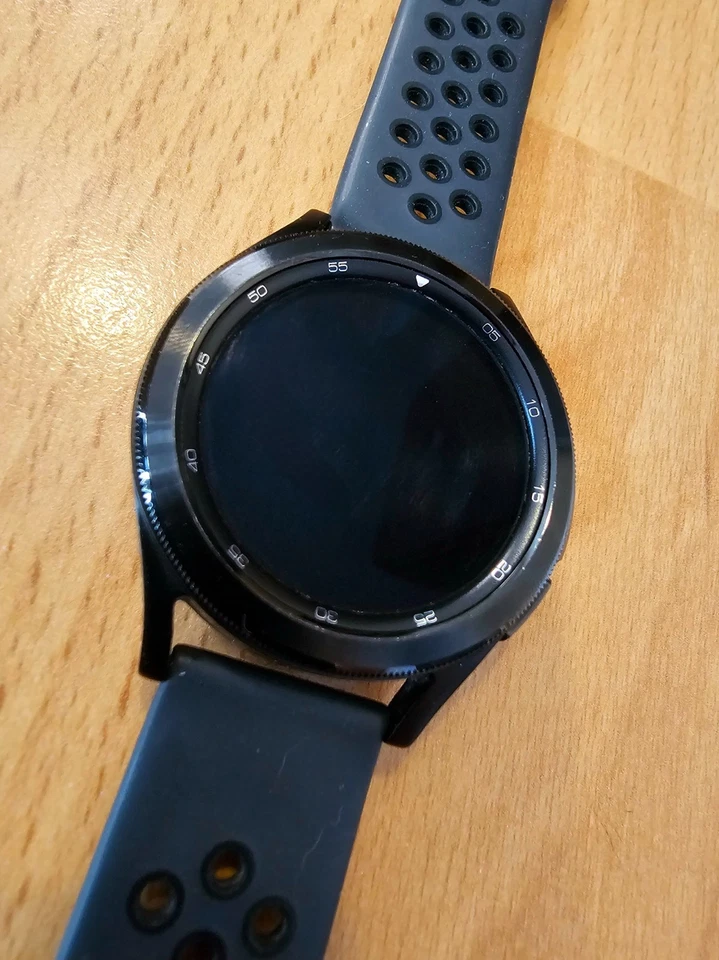 Samsung Galaxy Watch4 Classic, photo 4 of 5