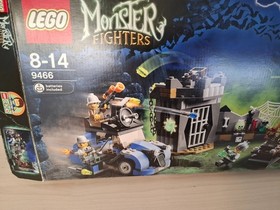 Genuine LEGO Monster Fighters 9466 Mad Scientist's Lab + Original Box