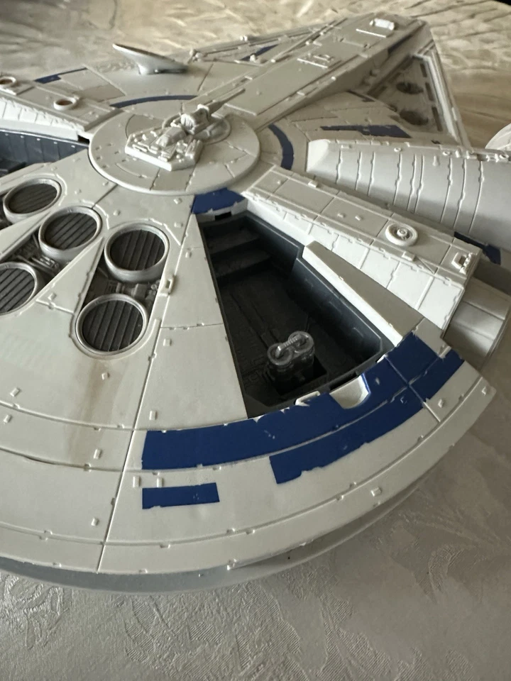 Sonidos y luces Star Wars Force Link Kessel Run Millennium Falcon Hasbro E0320 Foto 2 de 4