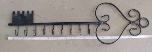 Metal key-shaped key holder for mounting In your home. - 第 6/11 張圖片