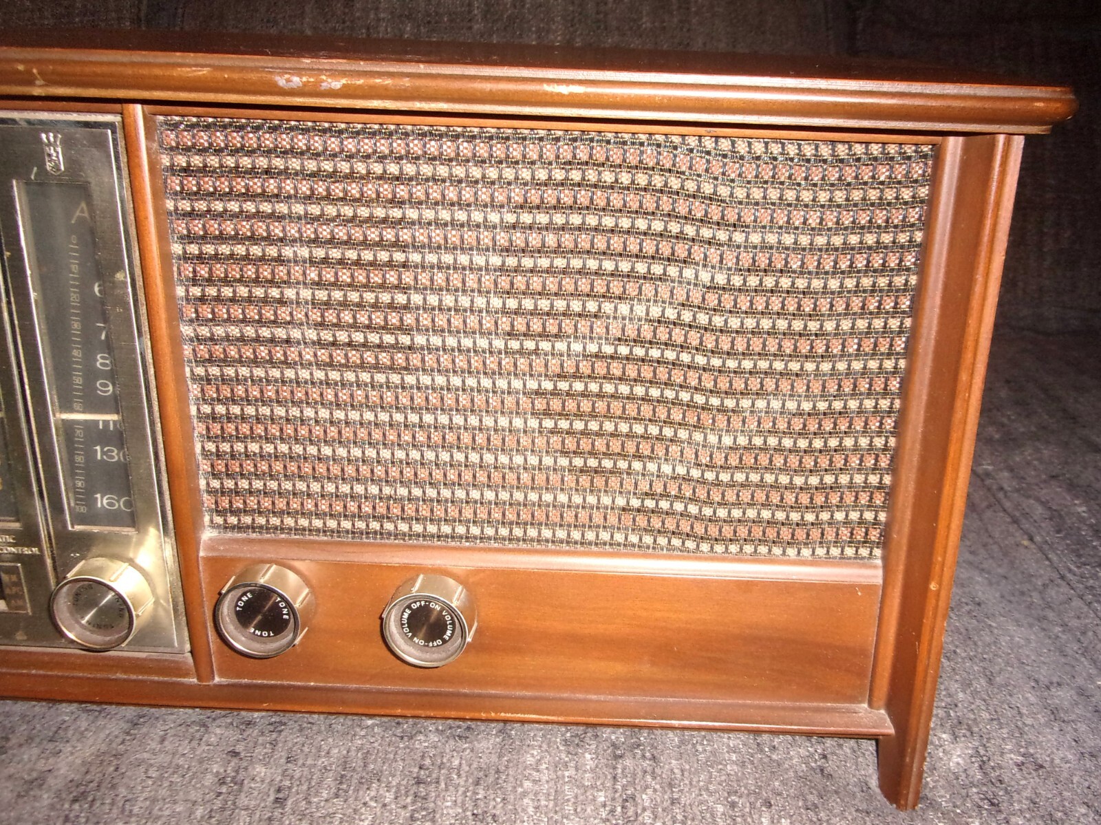 Vintage Zenith Model X334 1950's ? AM FM Tube Radio Wood Tested