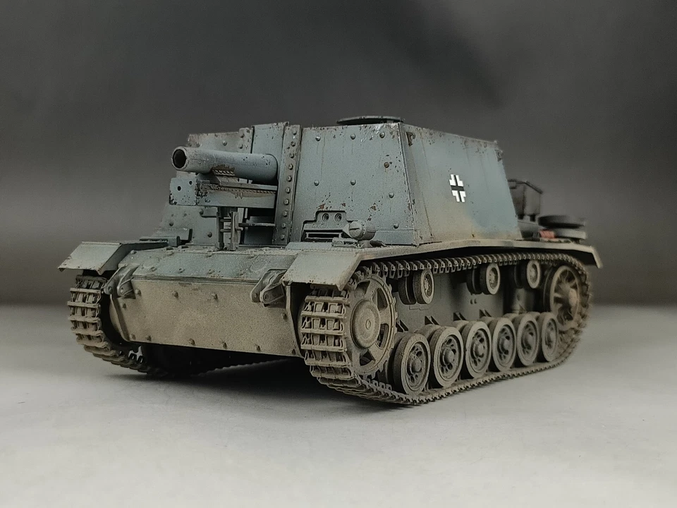 1/35 Built WWII German Sturmpanzer III 15cm sIG 33 Assault Gun Model - Image 4 of 4