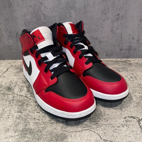 Jordan 1 Mid Chicago Black Toe (GS) Size 7Y [554725-069] | eBay