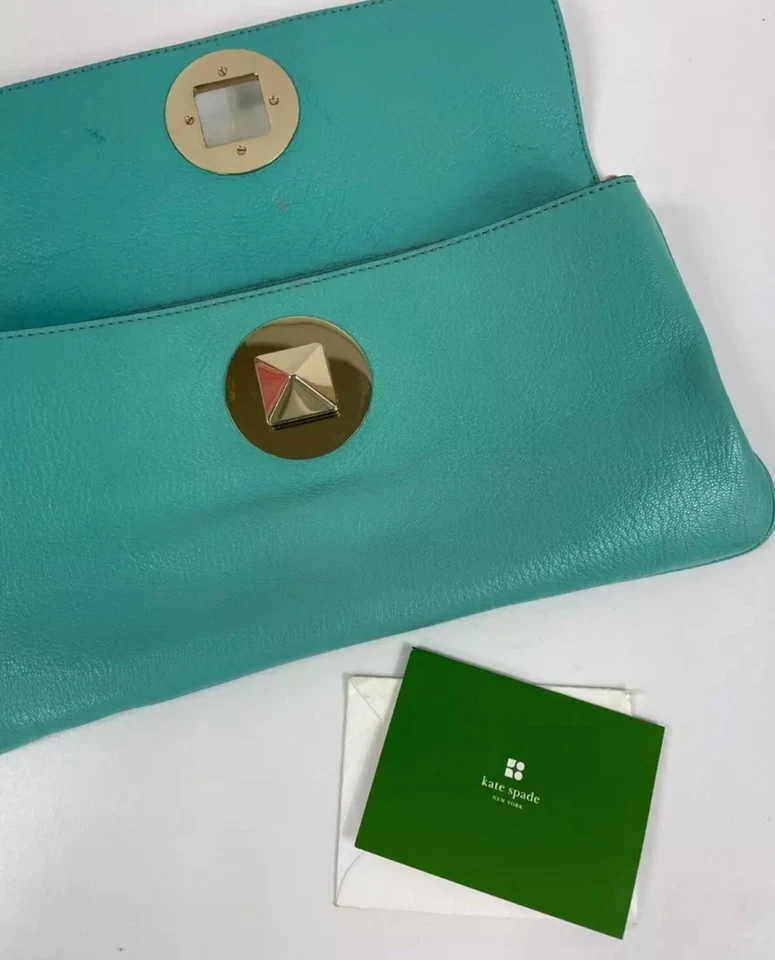 Bolso de hombro KATE SPADE azul turquesa cuero granulado solapa correa de cadena Foto 2 de 4