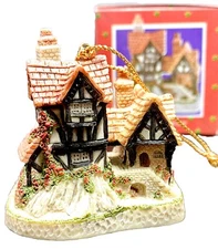 David Winter Cottages Will o The Wisp Christmas Ornament John Hine Studios
