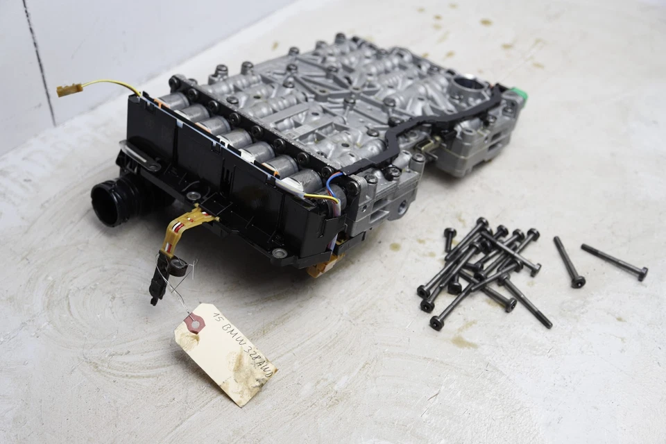 2015 BMW 328i Automatic Transmission Valve Body OEM 1090128334 - Image 4 of 4