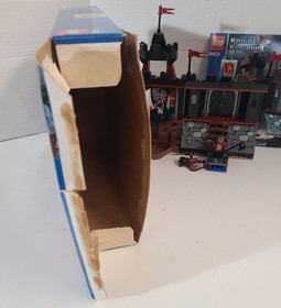 Lego 8802 Knights Kingdom: Dark Fortress Landing 8802 Castle and Boat Set