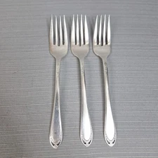 VTG 1847 Rogers Bros Lovelace Silverplate Flatware 3 Salad Desert Forks Floral