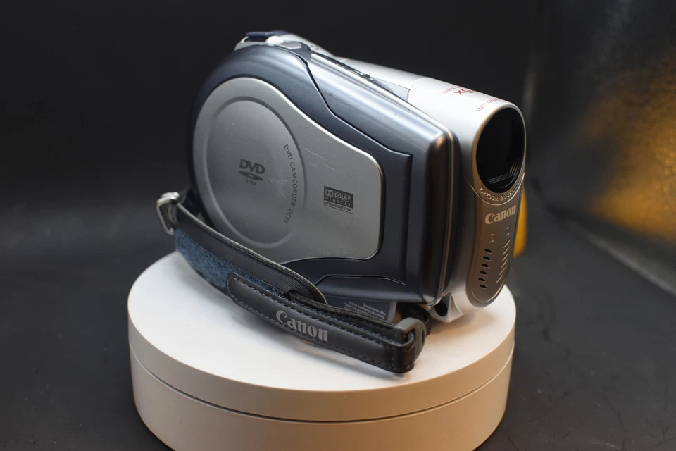 Canon DC95 DVD Camcorder 20x Zoom DIGIC DV Retro Digital Video + Boxed Accs - Image 4 of 4