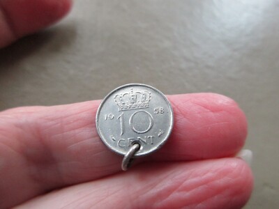 VINTAGE 1958 SILBERFARBEN NIEDERLÄNDISCHE NEDERLANDEN 10 CENT MÜNZE TOKEN CHARM ANHÄNGER ALT