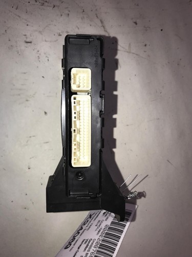14-19 TOYOTA COROLLA Chassis Brain Box TEMPERATURE MODULE SEDAN ONLY 88650-02C00 - Picture 2 of 3