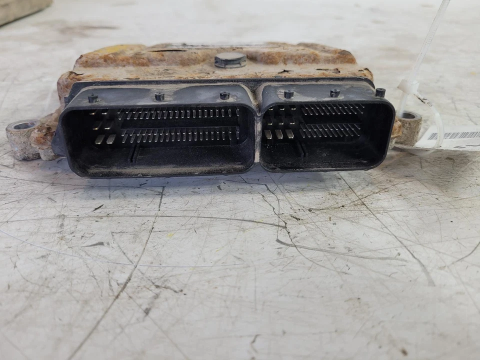 2011-2012 Dodge Ram 3500 6.7L Diesel Engine Brain Box, DEF Module ID P05150527AH Foto 3 de 4