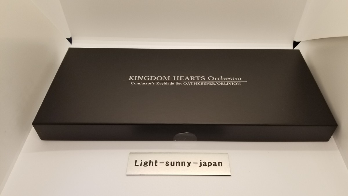 Kingdom Hearts Orchestra Conductor's Keyblade Set Oathkeeper