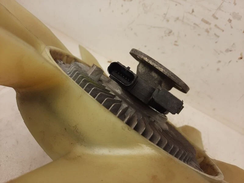 2014-2019 Infiniti QX80 2017-2020 Nissan Armada NV 2500 NV 3500 Fan Clutch OEM Foto 3 de 4