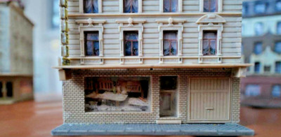 Spur N 1:160 Historisches Nordeuropäisches Wohnhaus mit Juweliergeschäft.