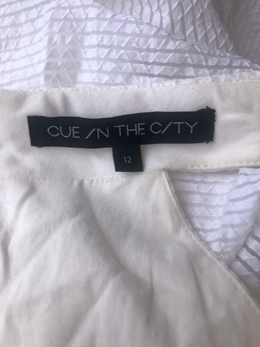 CUE IN THE CITY White Size 12 Dress - Picture 7 of 8