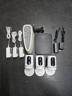 3x Vivint V CAM1 Indoor Security Cameras OBC Hub Linksys E1200 Router Bundle