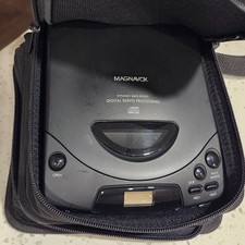 Magnavox AZ6841 Portable CD Player Dynamic Bass Boost Digital Processing Case