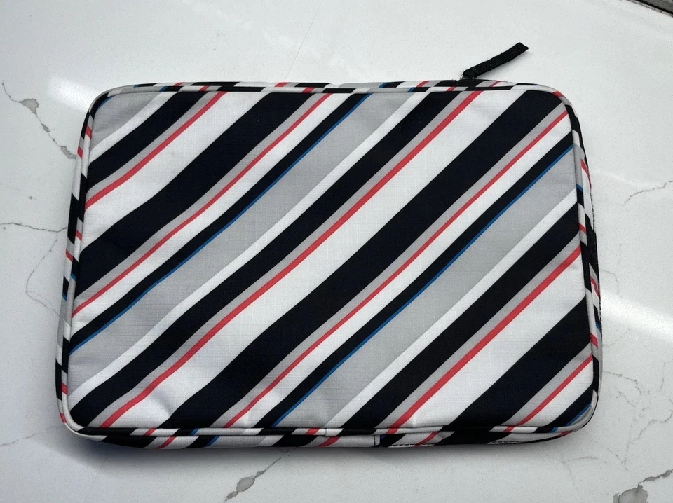 Funda protectora Oakley a rayas lateral suave para portátil o tableta Foto 2 de 3