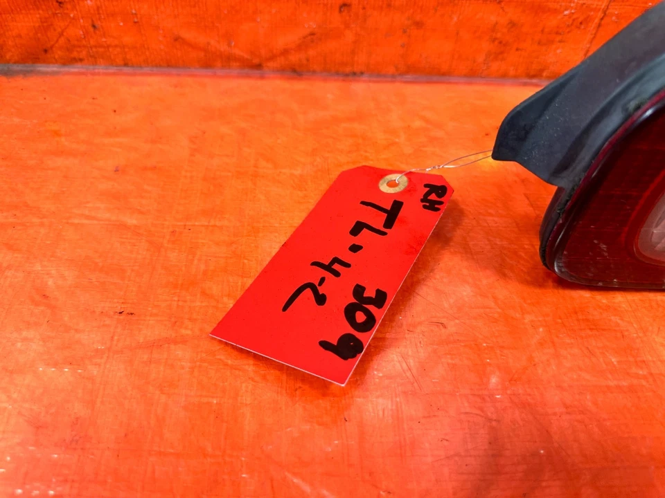 94-97 ACURA INTEGRA 2D - LUZ TRASERA DERECHA PASAJERO - OEM #309 Foto 2 de 4