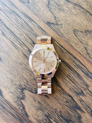 Orologio Michael Kors oro rosa slim MK 8720 uomo donna necessita di batteria